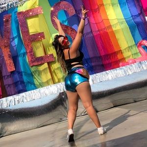 🧜🏼‍♀️Mermaid sequin booty shorts🦋